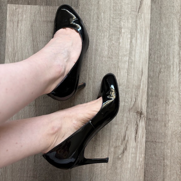Corso Como Shoes - Corso Como Patent Round Toe Pumps